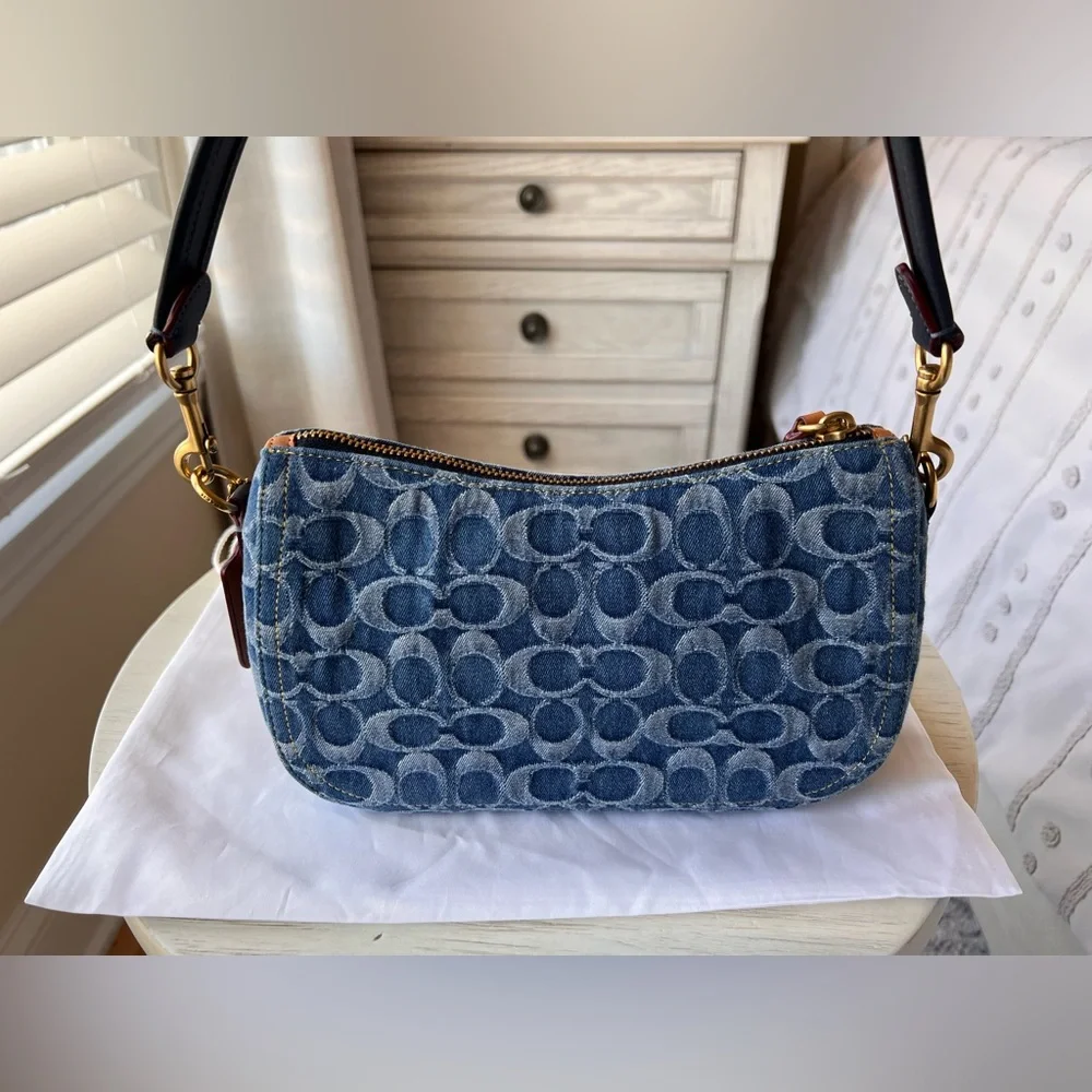 ✨ Coach Signature Denim Swinger Bag Purse Rare ✨ - Picture 6 of 16